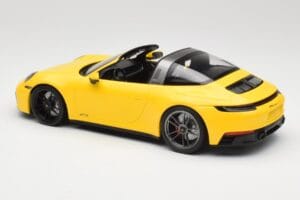 Porsche 911 992 Targa 4 GTS Dzeltens Minichamps 1:18 153061064 Metāls — attēls 5 no 6