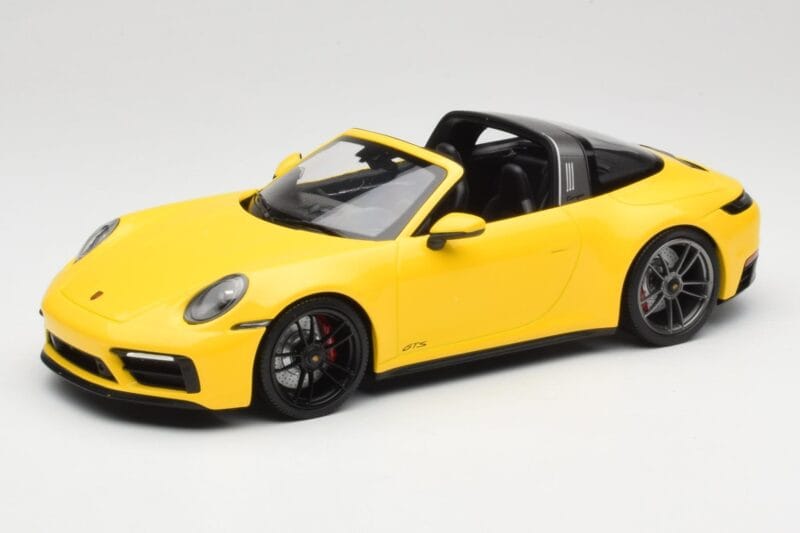 Porsche 911 992 Targa 4 GTS Dzeltens Minichamps 1:18 153061064 Metāls