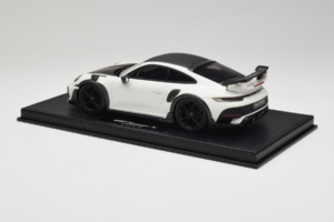 Porsche 911 992 TechArt GTstreet R Balts Ar Melniem Diskiem TechArt 1:18 REMC013 Sveķi — attēls 5 no 6