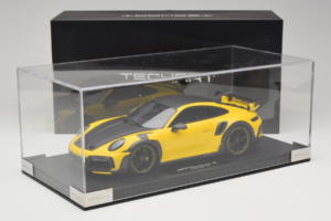 Porsche 911 992 TechArt GTstreet R Dzeltens Ar Melniem Diskiem TechArt 1:18 REMC011 Sveķi — attēls 6 no 6