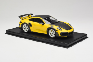 Porsche 911 992 TechArt GTstreet R Dzeltens Ar Baltiem Diskiem TechArt 1:18 REMC015 Sveķi — attēls 3 no 6