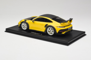 Porsche 911 992 TechArt GTstreet R Dzeltens Ar Baltiem Diskiem TechArt 1:18 REMC015 Sveķi — attēls 4 no 6