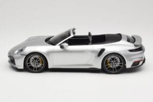 Porsche 911 992 Turbo S Kabriolets Sudrabs Minichamps 1:18 155069082 Metāls — attēls 3 no 6