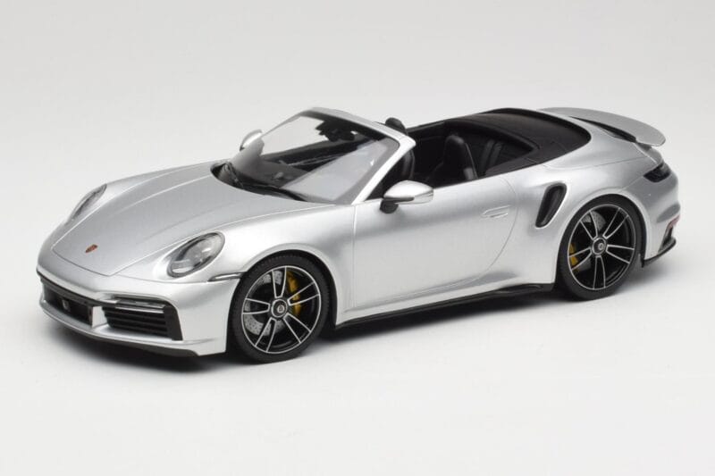 Porsche 911 992 Turbo S Kabriolets Sudrabs Minichamps 1:18 155069082 Metāls