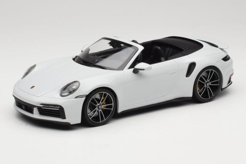 Porsche 911 992 Turbo S Kabriolets White Metallic Minichamps 1:18 155069080 Metāls