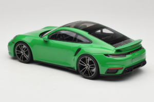 Porsche 911 992 Turbo S Zaļš Minichamps 1:18 153069077 Metāls — attēls 5 no 6