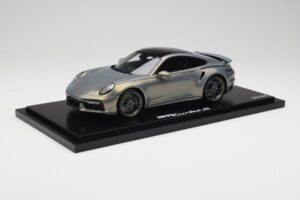 Porsche 911 Turbo S 992 Silver Bamboo Chromaflire With Display Case Spark 1:18 WAP0219100RTSS Sveķi — attēls 2 no 7