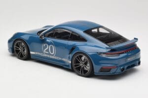 Porsche 911 992 Turbo S Sport Design Package Gentian Blue Metallic Minichamps 1:18 155069170 Metāls — attēls 5 no 6