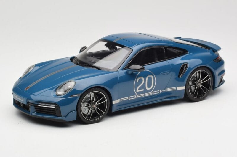 Porsche 911 992 Turbo S Sport Design Package Gentian Blue Metallic Minichamps 1:18 155069170 Metāls