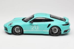 Porsche 911 992 Turbo S Sport Design Package Racing Green Minichamps 1:18 155069175 Metāls — attēls 3 no 6