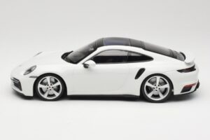 Porsche 911 Turbo S 992 Balts Minichamps 1:18 WAP0211620RTRB Metāls — attēls 3 no 6