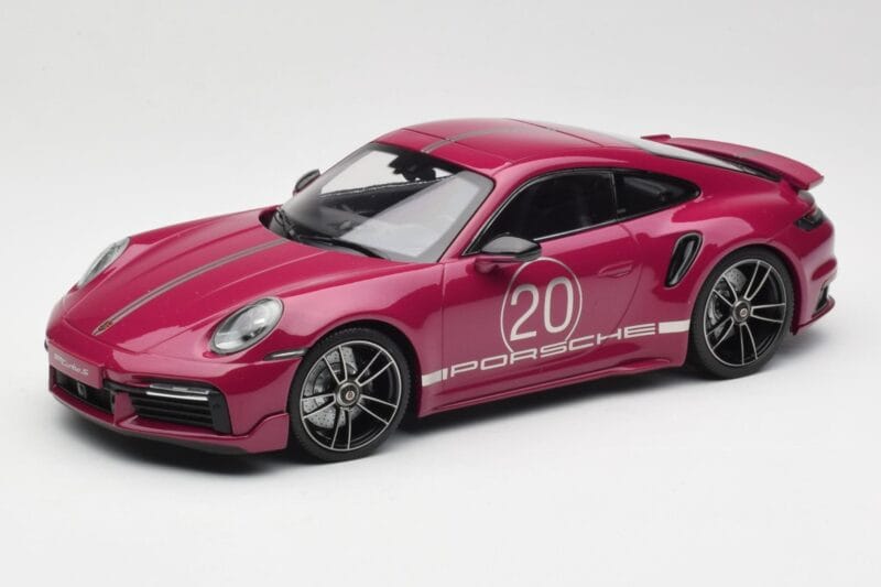 Porsche 911 992 Turbo S ar Sport Design Package Sarkans Minichamps 1:18 155069172 Metāls