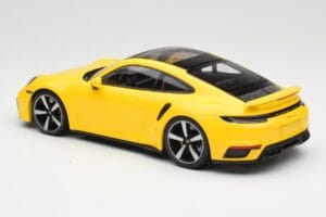 Porsche 911 992 Turbo S Dzeltens Minichamps 1:18 155069071 Metāls — attēls 5 no 6