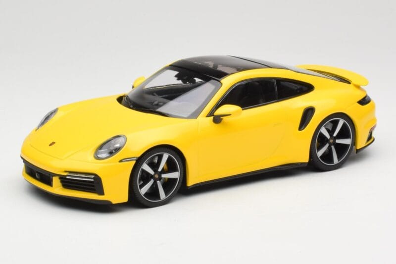 Porsche 911 992 Turbo S Dzeltens Minichamps 1:18 155069071 Metāls