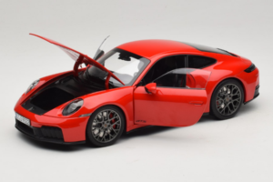 Porsche 911 992.2 Carrera 4 GTS Guards Red Norev 1:18 187171 Metāls — attēls 2 no 8