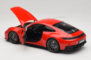 Porsche 911 992.2 Carrera 4 GTS Guards Red Norev 1:18 187171 Metāls — attēls 5 no 8