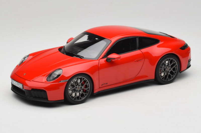 Porsche 911 992.2 Carrera 4 GTS Guards Red Norev 1:18 187171 Metāls