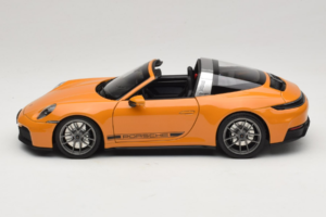 Porsche 911 992.2 Targa 4 GTS Bahama Yellow Norev 1:18 187190 Metāls — attēls 5 no 10