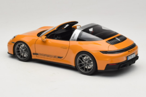 Porsche 911 992.2 Targa 4 GTS Bahama Yellow Norev 1:18 187190 Metāls — attēls 9 no 10