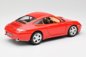 Porsche 911 996 Carrera 4 Sarkans Bburago 1:18 30085 Metāls — attēls 3 no 8
