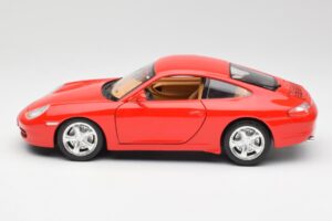Porsche 911 996 Carrera 4 Sarkans Bburago 1:18 30085 Metāls — attēls 4 no 8