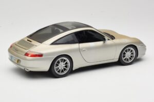 Porsche 911 996 Carrera 4S Sudrabs Maisto 1:18 WAP02102212 Metāls — attēls 3 no 8