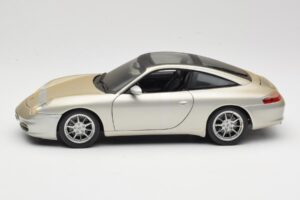 Porsche 911 996 Carrera 4S Sudrabs Maisto 1:18 WAP02102212 Metāls — attēls 4 no 8