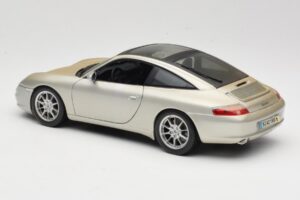 Porsche 911 996 Carrera 4S Sudrabs Maisto 1:18 WAP02102212 Metāls — attēls 7 no 8