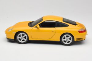 Porsche 911 996 Carrera 4S Dzeltens Maisto 1:18 WAP02101610 Metāls — attēls 4 no 8