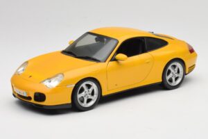 Porsche 911 996 Carrera 4S Dzeltens Maisto 1:18 WAP02101610 Metāls
