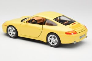 Porsche 911 996 Carrera Dzeltens Bburago 1:18 30085-M1 Metāls — attēls 7 no 8