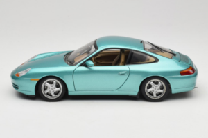 Porsche 911 996 Green Metallic UT Models 1:18 27901 Metāls — attēls 4 no 8