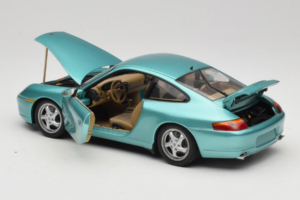 Porsche 911 996 Green Metallic UT Models 1:18 27901 Metāls — attēls 5 no 8