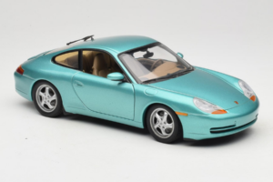 Porsche 911 996 Green Metallic UT Models 1:18 27901 Metāls — attēls 6 no 8