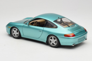 Porsche 911 996 Green Metallic UT Models 1:18 27901 Metāls — attēls 7 no 8