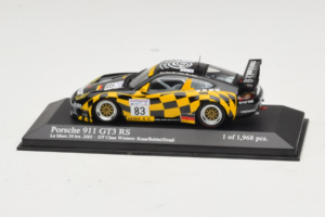 Porsche 911 996 GT3 RS #83 Rosa / Babini 24 Hours of Le Mans 2001 Minichamps 1:43 400016983 Metāls