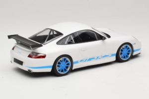 Porsche 911 996 GT3 RS Balts Zilas Svītras Minichamps 1:18 155062021 Metāls — attēls 2 no 6