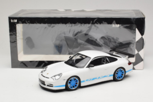 Porsche 911 996 GT3 RS Balts Zilas Svītras Minichamps 1:18 155062021 Metāls — attēls 6 no 6