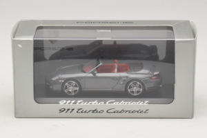 Porsche 911 997 Turbo Cabriolet Grey Metallic Minichamps 1:43 WAP02015218 Metāls — attēls 4 no 4