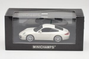 Porsche 911 997 Carrera 4S Carrara Balts Minichamps 1:43 403066431 Metāls — attēls 4 no 4