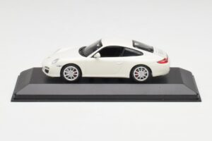Porsche 911 997 Carrera 4S Carrara Balts Minichamps 1:43 403066431 Metāls