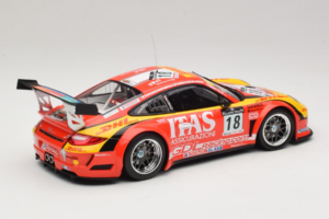 Porsche 911 997 GT3 R #8 De Lorenzi Racing De Lorenzi 24 Hours of Spa 2011 Minichamps 1:18 151118918 Metāls — attēls 2 no 6