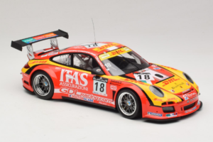 Porsche 911 997 GT3 R #8 De Lorenzi Racing De Lorenzi 24 Hours of Spa 2011 Minichamps 1:18 151118918 Metāls — attēls 4 no 6