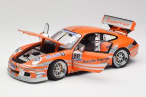 Porsche 911 997 GT3 R #88 Porsche Consulting 2005 AUTOart 1:18 77821 Metāls — attēls 2 no 8
