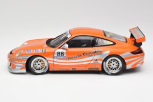 Porsche 911 997 GT3 R #88 Porsche Consulting 2005 AUTOart 1:18 77821 Metāls — attēls 4 no 8