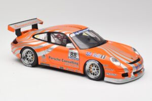 Porsche 911 997 GT3 R #88 Porsche Consulting 2005 AUTOart 1:18 77821 Metāls — attēls 6 no 8