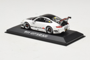 Porsche 911 997 GT3 RS Balts Minichamps 1:43 WAP0203018 Metāls — attēls 3 no 4