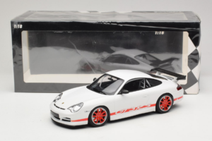 Porsche 911 996 GT3 RS Balts Sarkana Svītra Minichamps 1:18 155062020 Metāls — attēls 6 no 6