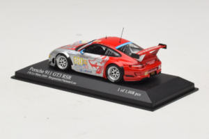 Porsche 911 997 GT3 RSR #80 J. Bergmeister / S. Neiman / D. Law 24 Hours of Le Mans 2009 Minichamps 1:43 400096980 Metāls — attēls 3 no 4