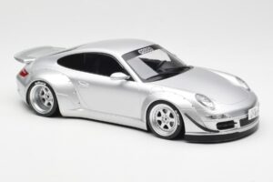 Porsche 911 997 RWB Abu Dhabi IXO 1:18 18CMC166 Metāls — attēls 4 no 6